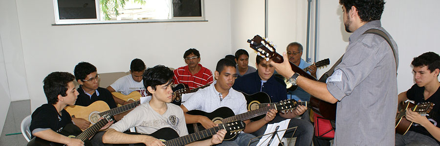 Você está visualizando atualmente Cursos de música, coral municipal e orquestra da Pajuçara estão com inscrições abertas