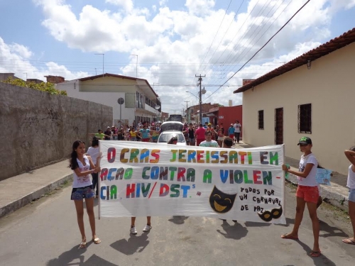 No momento, você está visualizando Cras Jereissati realiza “Carnaval de Paz: Sem Violência e DST/AIDS”