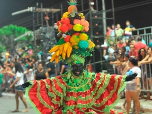 Read more about the article Desfiles de Maracatus e Escolas de Samba animam o bairro Acaracuzinho