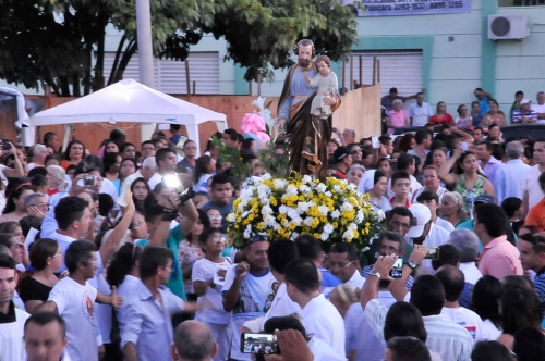 Você está visualizando atualmente Município realiza procissão e missa em homenagem a São José