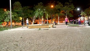 Read more about the article Prefeitura renova iluminação de Maracanaú com a troca de mais de 1,7 mil lâmpadas em 14 bairros