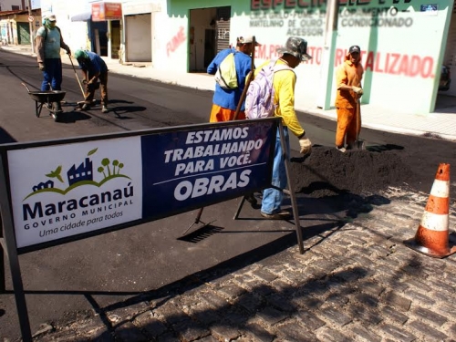 You are currently viewing Prefeitura de Maracanaú intensificou a recuperação do asfalto nas principais avenidas do Município