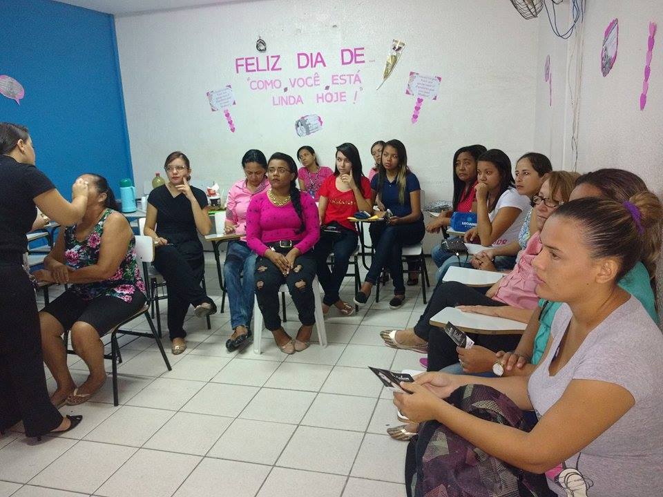 No momento, você está visualizando Sejuv realiza Dia da Beleza Feminina com serviços de estética e qualificação