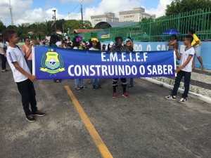 Read more about the article Alunos da Escola Construindo o Saber fazem caminhada em defesa do meio ambiente