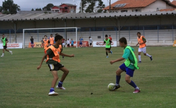 Você está visualizando atualmente Maracanaú inicia Campeonato Municipal de Futebol das Categorias de Base