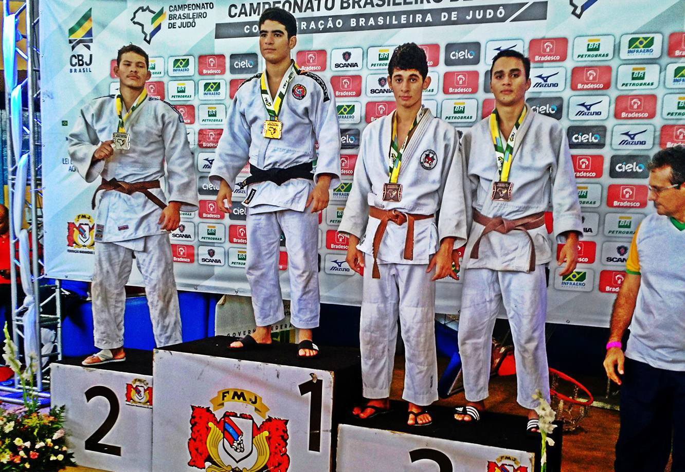 You are currently viewing Judoca maracanauense Marcos Wesley ajuda o Ceará a conquistar o primeiro lugar no Campeonato Brasileiro de Judô