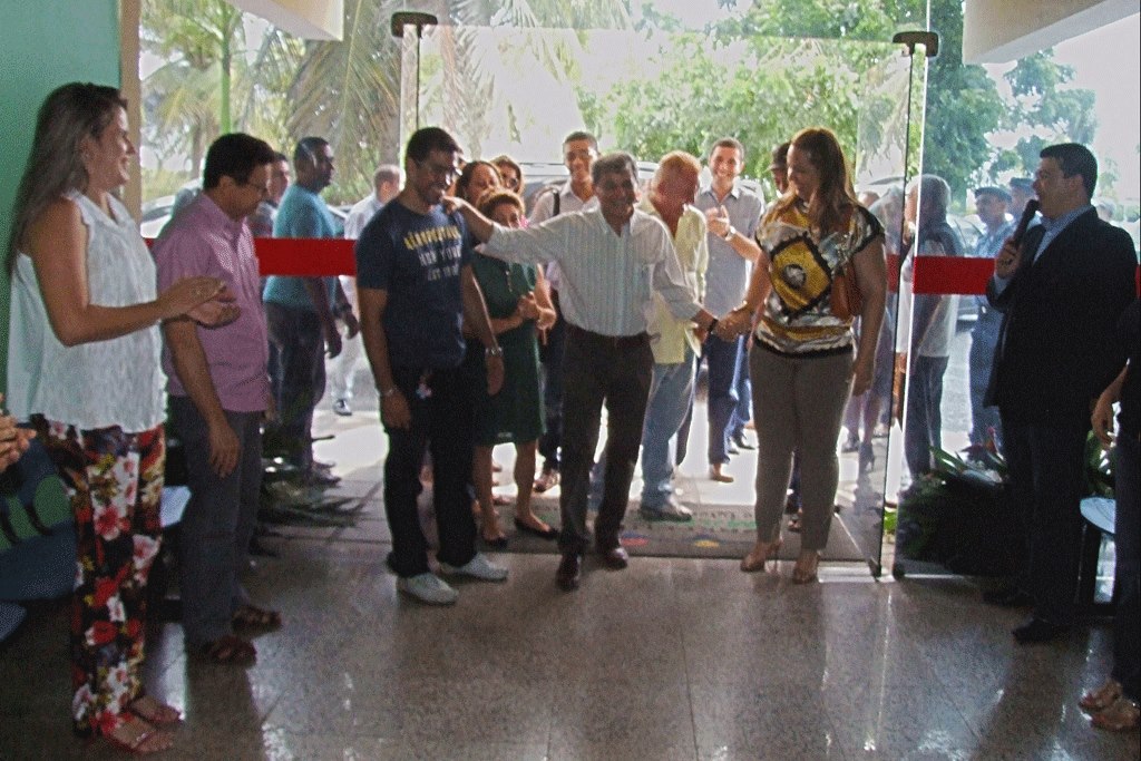 Você está visualizando atualmente Firmo Camurça é recepcionado pelos funcionários do Gabinete Municipal