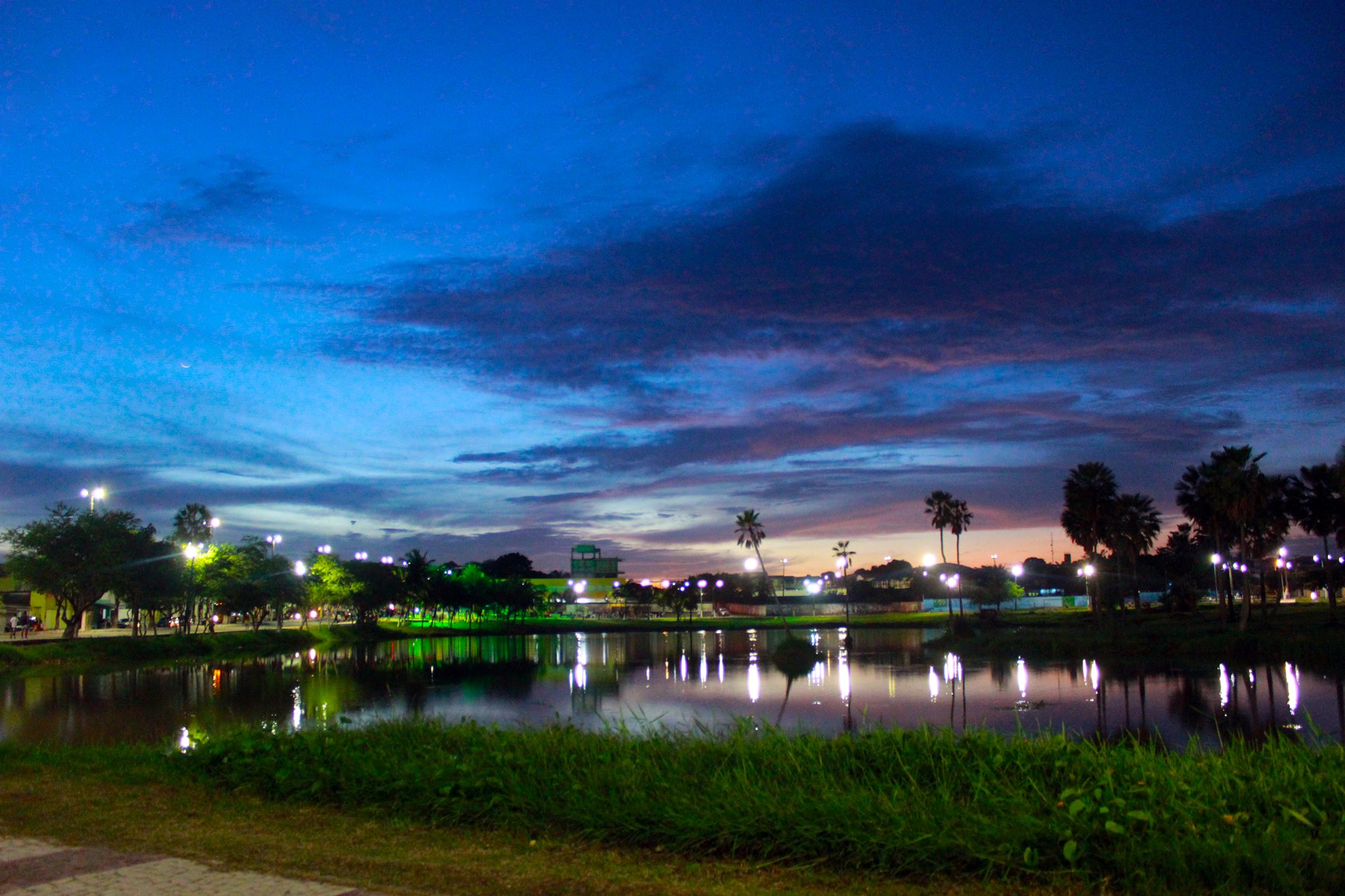 Você está visualizando atualmente Nova iluminação beneficia Conjunto Industrial e Mondubim