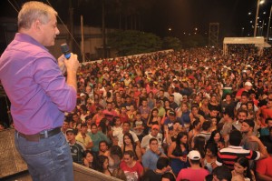 Leia mais sobre o artigo Mais de 40 mil maracanauenses prestigiam a Inauguração da Duplicação da Av. José Alencar