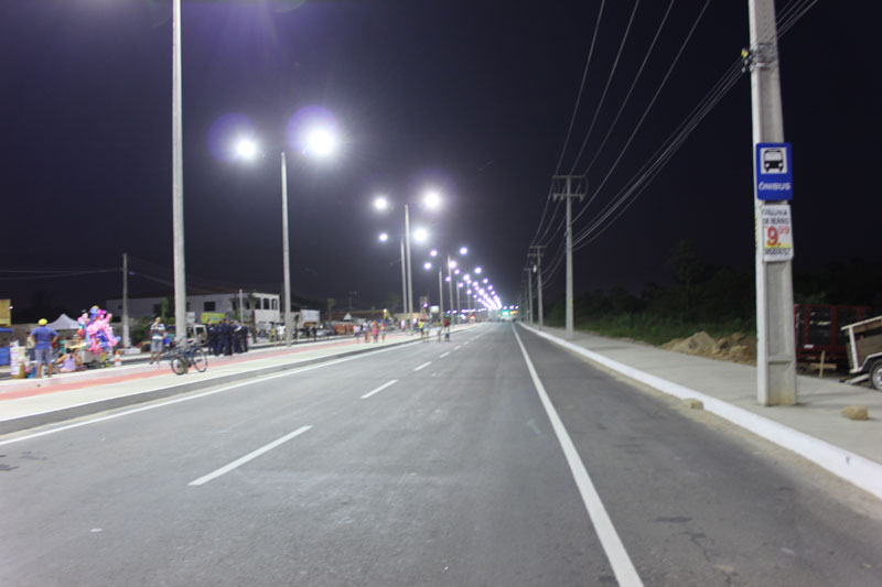 You are currently viewing Avenida Padre José Holanda do Vale ganhou iluminação econômica e eficiente com 278 novas lâmpadas