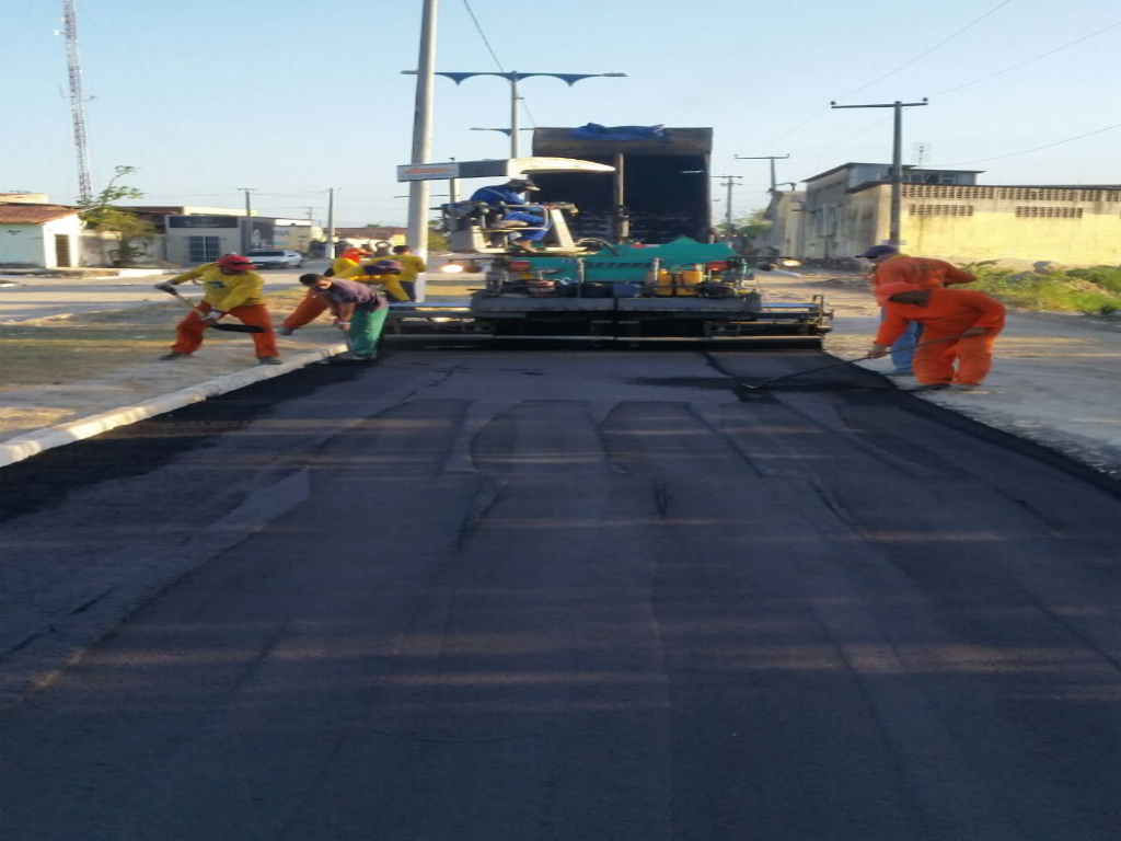 You are currently viewing Residencial Maracanaú recebe obras de recuperação de vias e asfalto