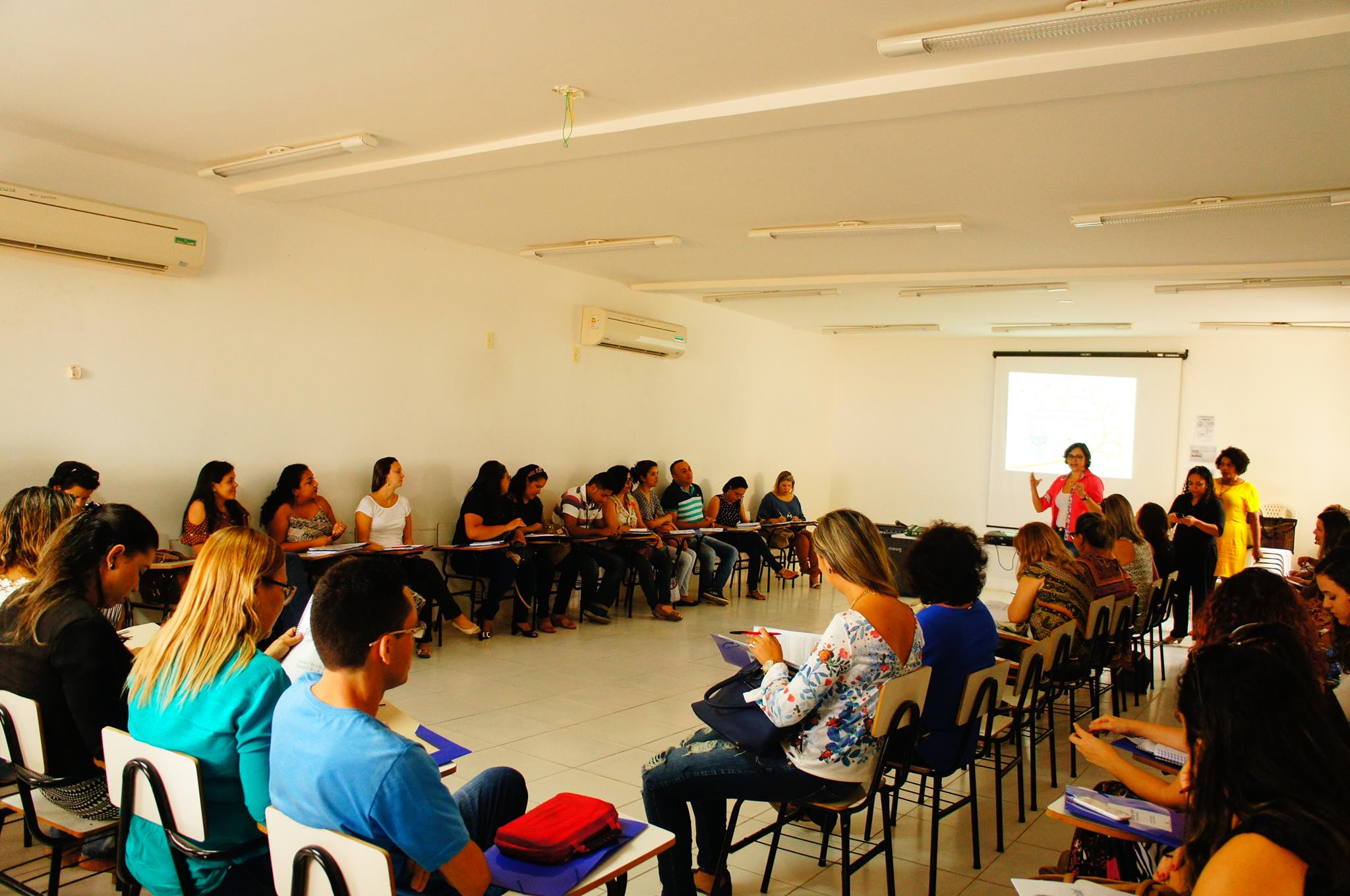 No momento, você está visualizando Sasc realiza curso sobre Trabalho Social com Famílias