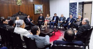Read more about the article Prefeito Firmo Camurça busca recursos estratégicos em Brasília através de emendas parlamentares