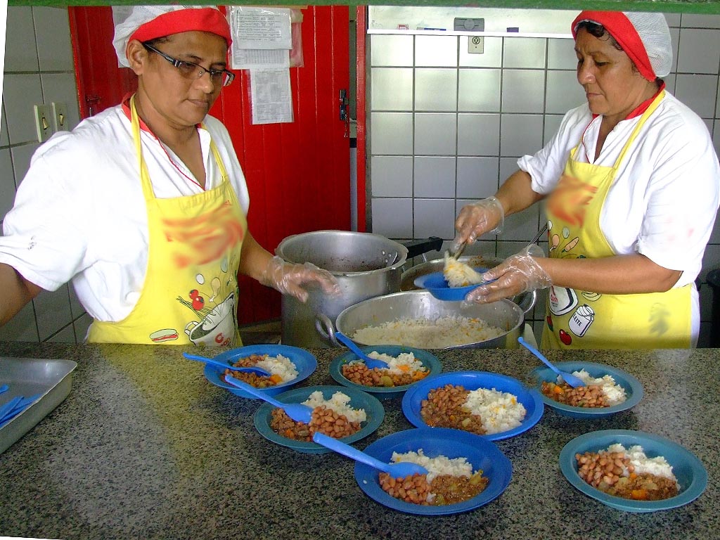 Você está visualizando atualmente SME realiza capacitação com merendeiras das escolas municipais