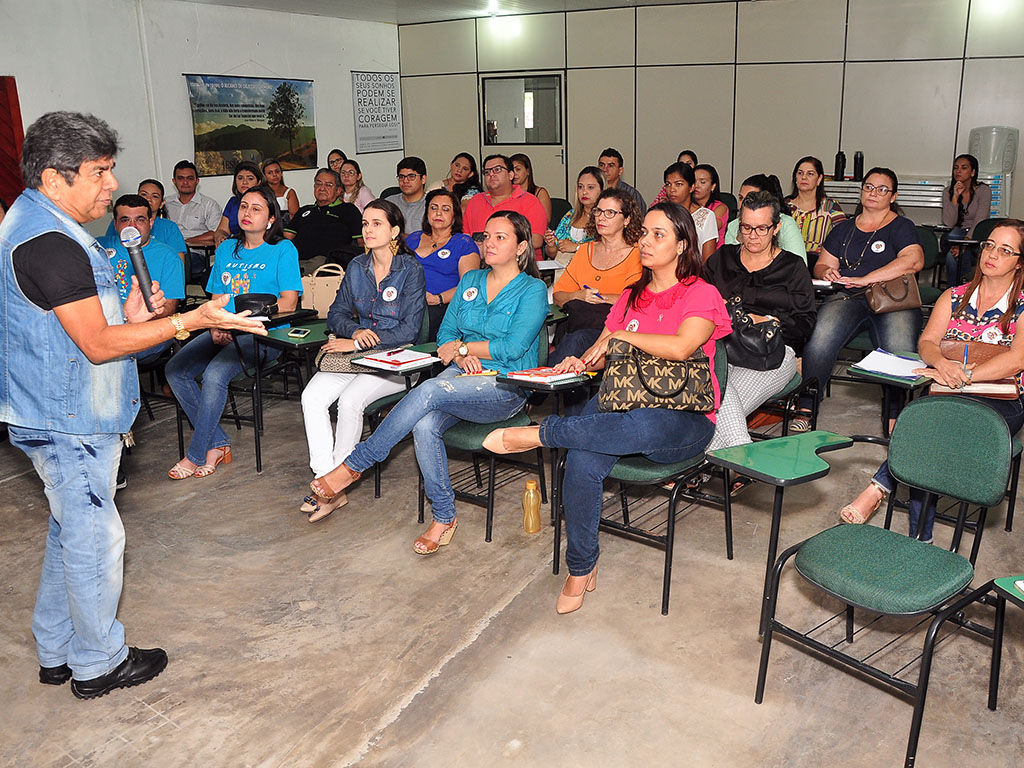 Você está visualizando atualmente Secretaria da Saúde realiza roda de conversa sobre TEA