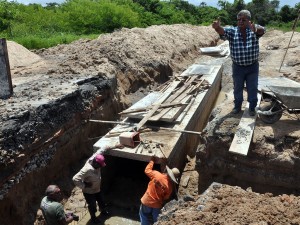 Leia mais sobre o artigo Prefeitura realiza obra de drenagem e pavimentação no Mucunã
