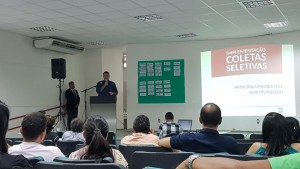 Leia mais sobre o artigo Prefeitura de Maracanaú participa de Seminário sobre Coleta Seletiva e Resíduos Sólidos