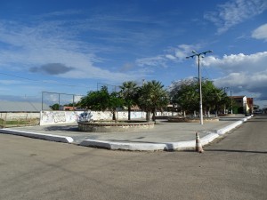 Leia mais sobre o artigo Prefeitura realiza limpeza da praça do Parque São João