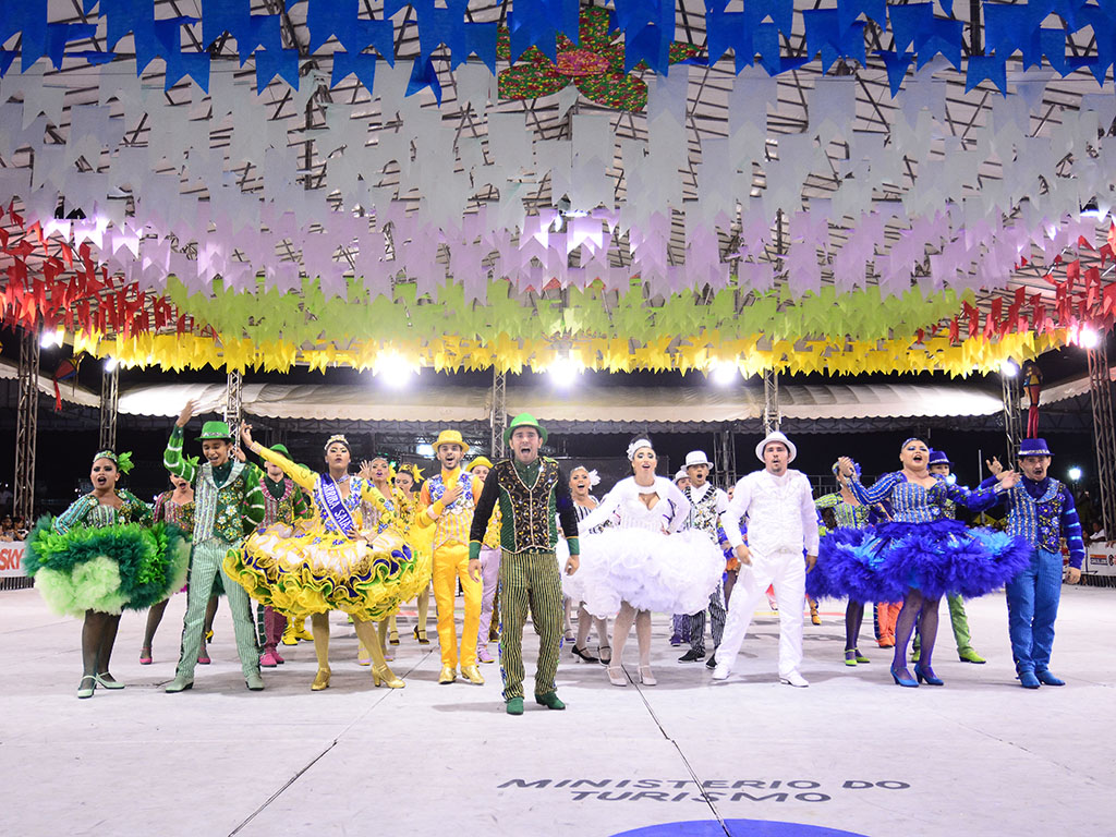 Você está visualizando atualmente Quadrilhas juninas dão um show no São João de Maracanaú 2017