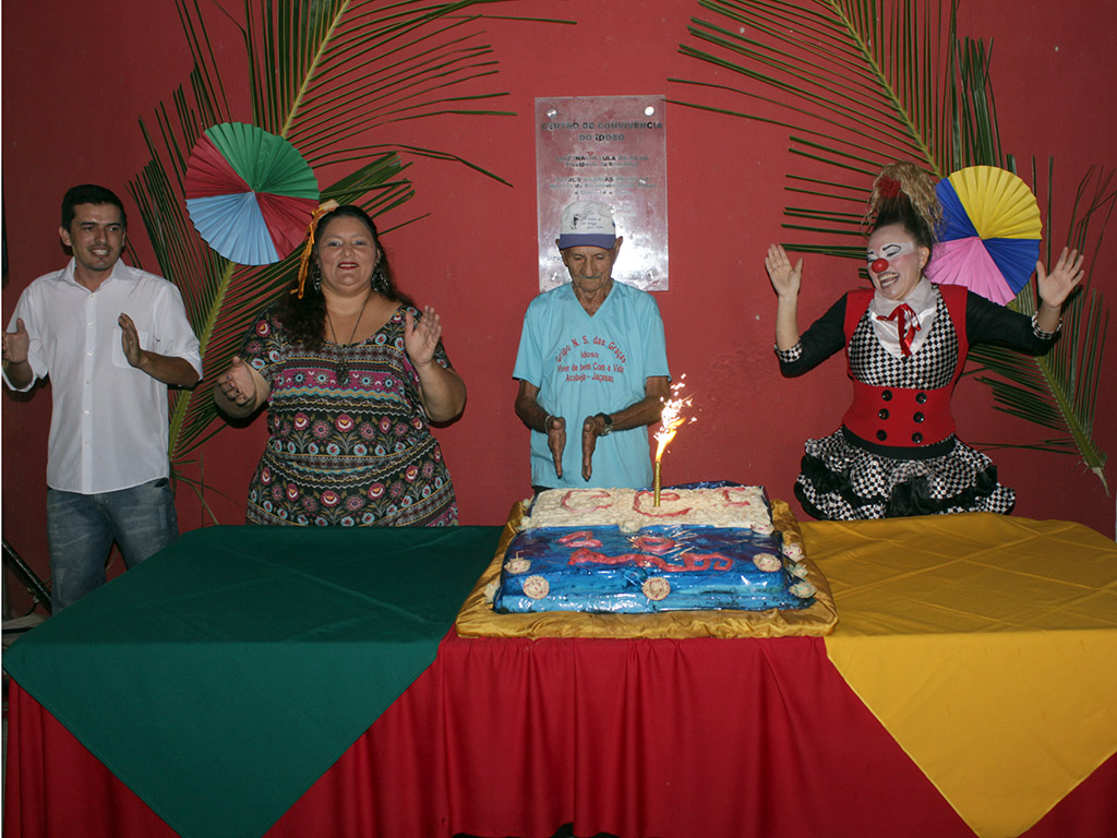No momento, você está visualizando Apresentações culturais e homenagens marcam as comemorações dos 10 anos do Centro de Convivência do Idoso