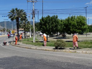 Leia mais sobre o artigo Prefeitura realiza limpeza da Praça do IFCE