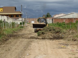 Leia mais sobre o artigo SeInfra realiza recuperação e limpeza de vias no Residencial Maracanaú