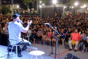 Read more about the article Tico Santa Cruz reúne milhares de pessoas na Semana Internacional da Juventude de Maracanaú