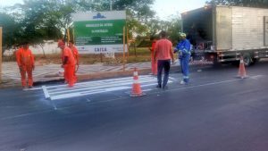 Read more about the article Prefeitura realiza pintura de sinalização de trânsito na cidade