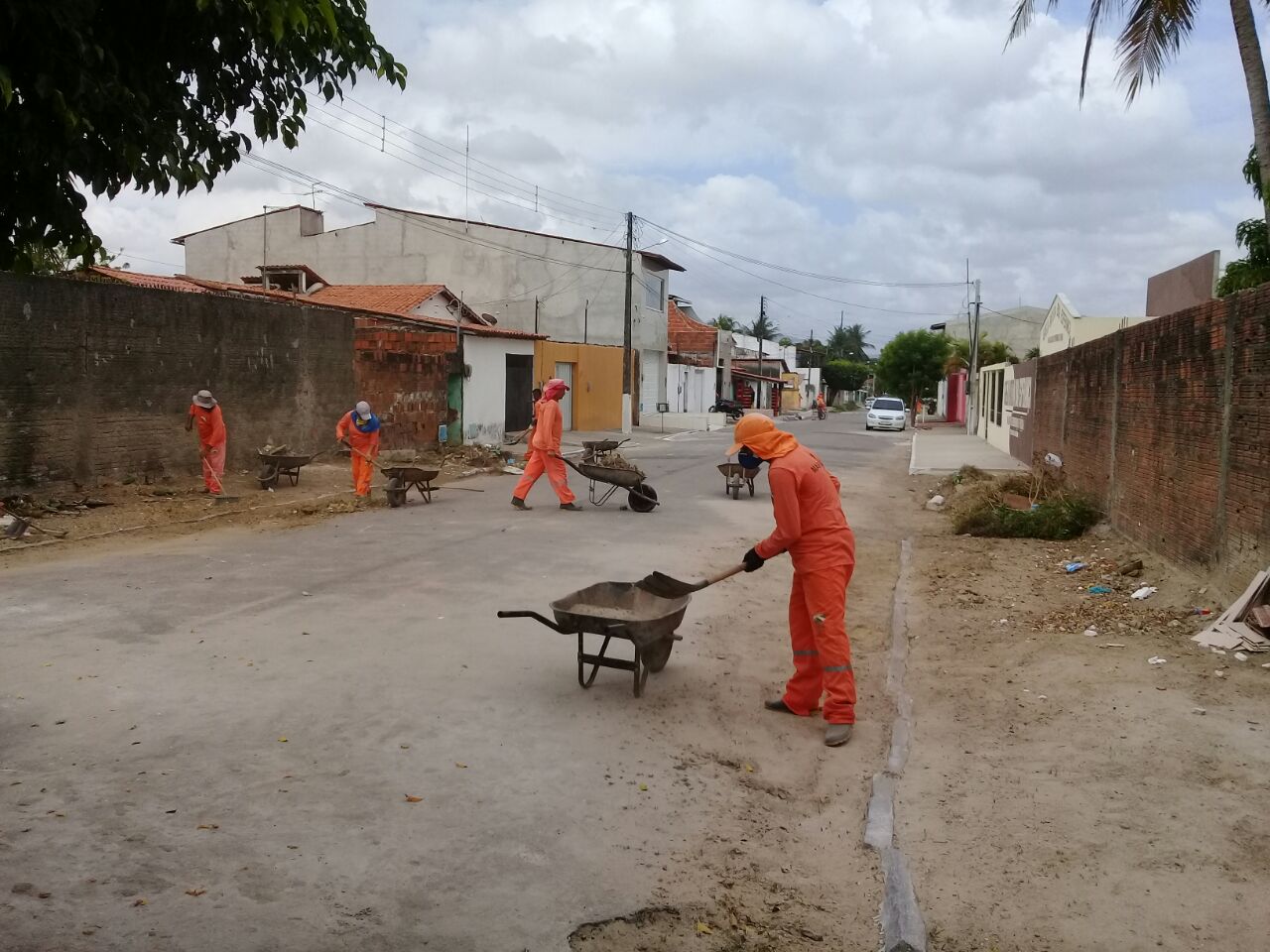 Você está visualizando atualmente Prefeitura realiza limpeza de diversos pontos da Pajuçara