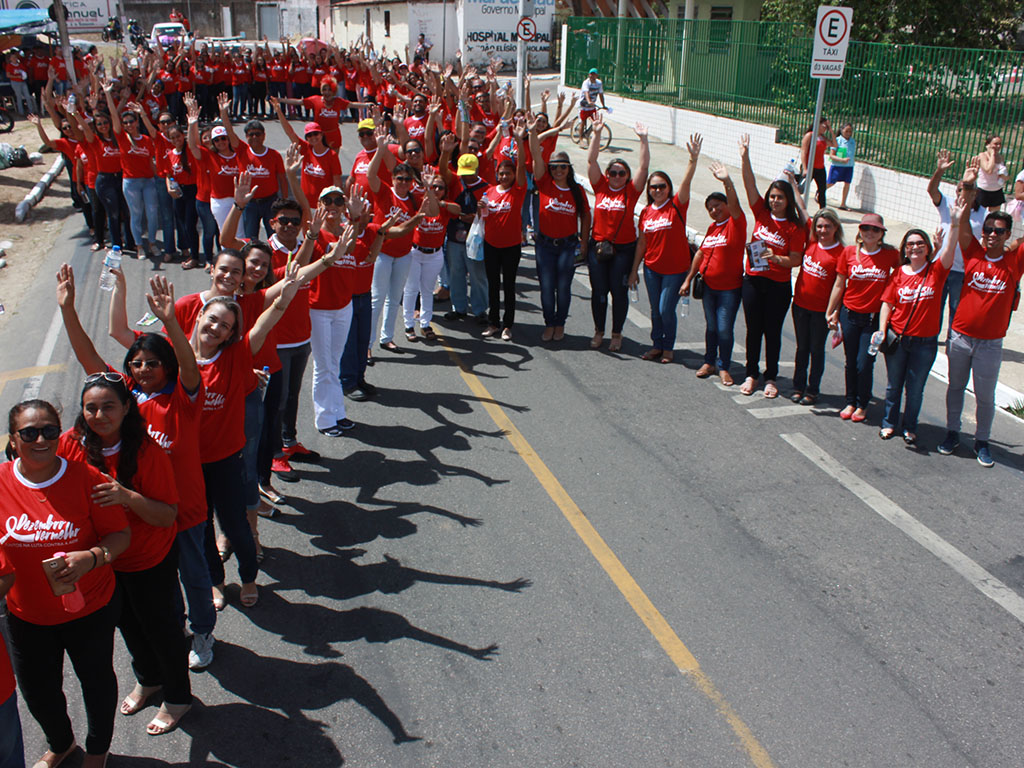 Você está visualizando atualmente Maracanaú realiza caminhada de abertura do Dezembro Vermelho