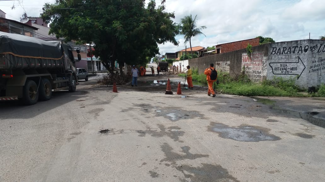 Você está visualizando atualmente Prefeitura realiza recuperação asfáltica da Avenida Nova Fortaleza