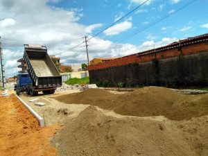 Read more about the article Prefeitura realiza drenagem e pavimentação de diversas ruas do bairro Santa Maria