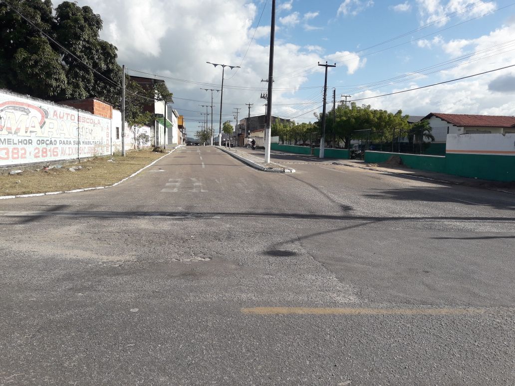 No momento, você está visualizando Prefeitura realiza limpeza da Avenida Almir Dutra no Alto da Mangueira