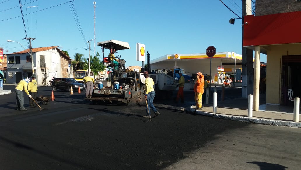 No momento, você está visualizando Serviço de manutenção viária é realizado na Pajuçara