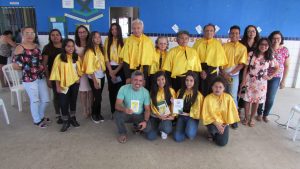 Read more about the article Estudantes da Escola Municipal Rachel de Queiroz recebem homenagem da Academia Maracanauense de Letras