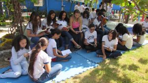 Leia mais sobre o artigo Escola Municipal Comissário Francisco Barbosa realiza Piquenique Literário