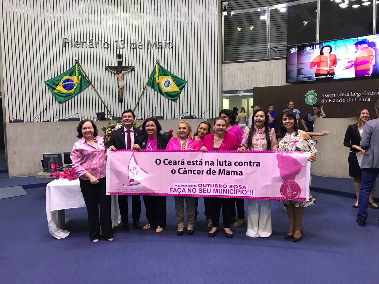 Você está visualizando atualmente Maracanaú recebe homenagem pelos serviços prestados ao Movimento Outubro Rosa Ceará