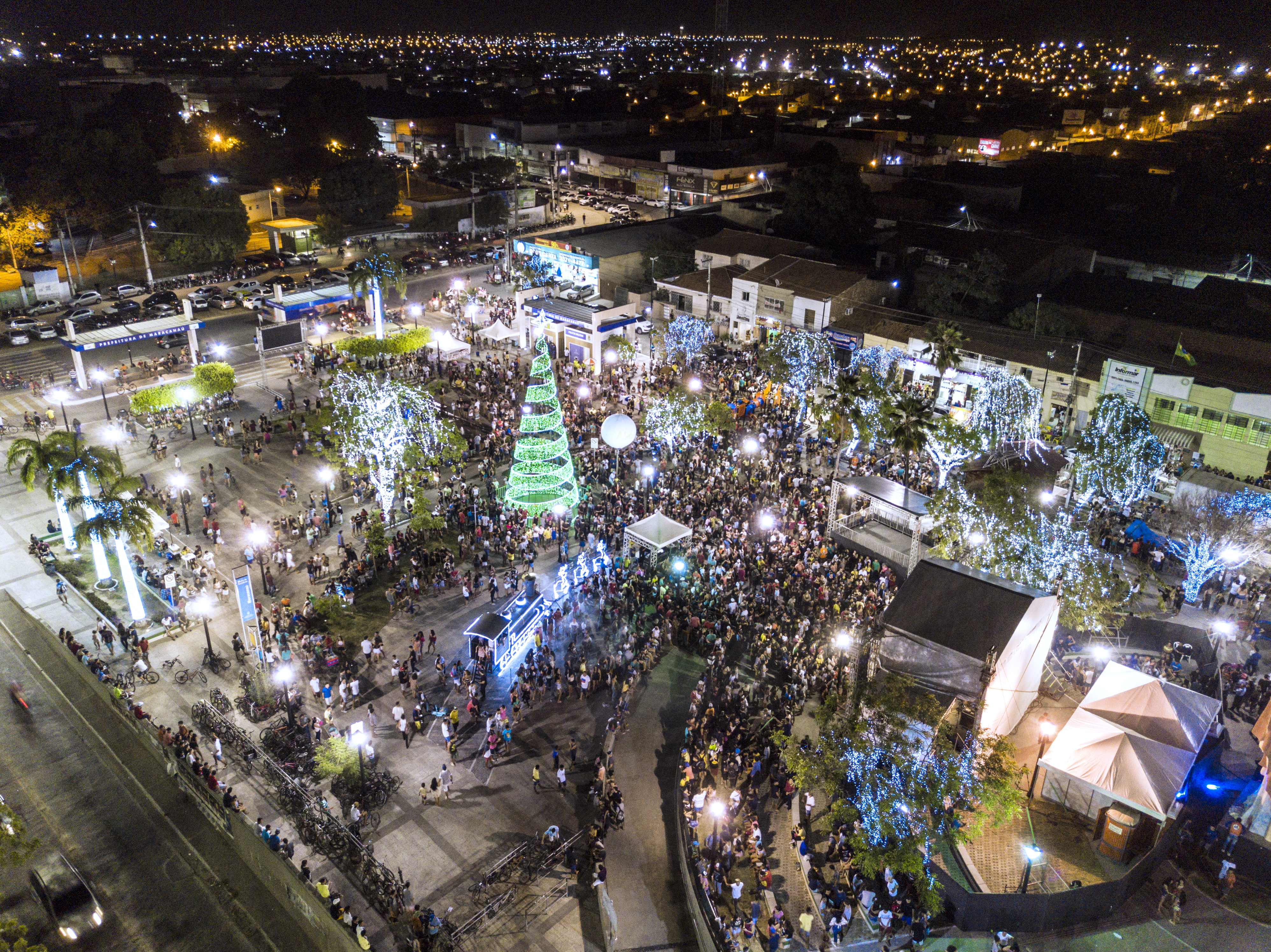 Você está visualizando atualmente Gabriel, o Pensador, agita abertura da Semana da Juventude na Praça da Estação