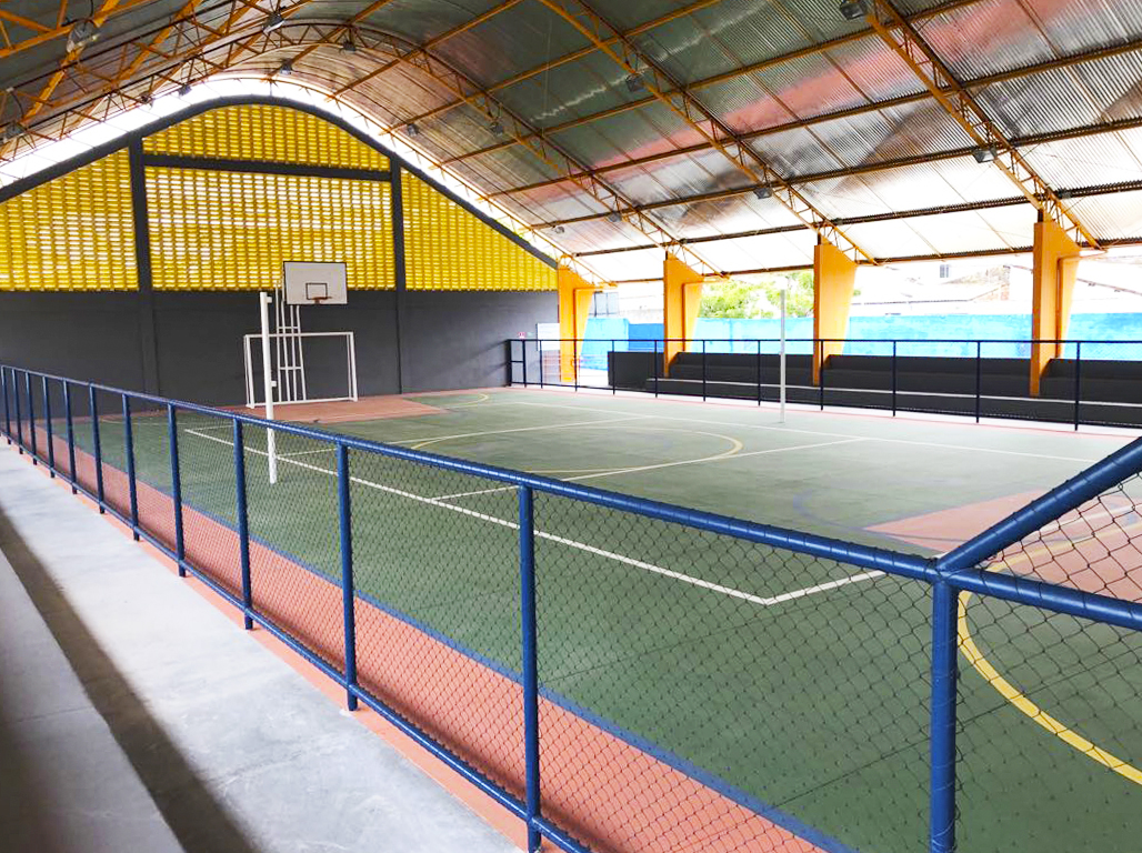 You are currently viewing Prefeitura inaugura quadra poliesportiva coberta da Escola Antônio Gondim de Lima
