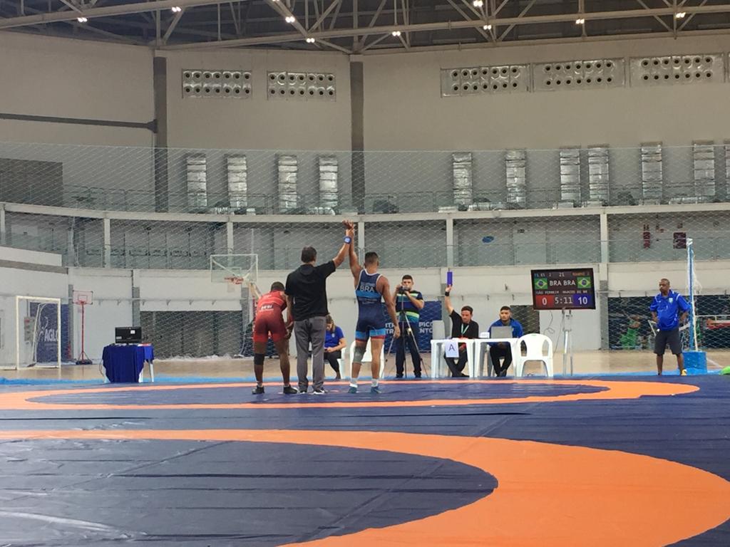 No momento, você está visualizando Atleta Maracanauense vence campeonato de Wrestling e conquista vaga na seleção brasileira