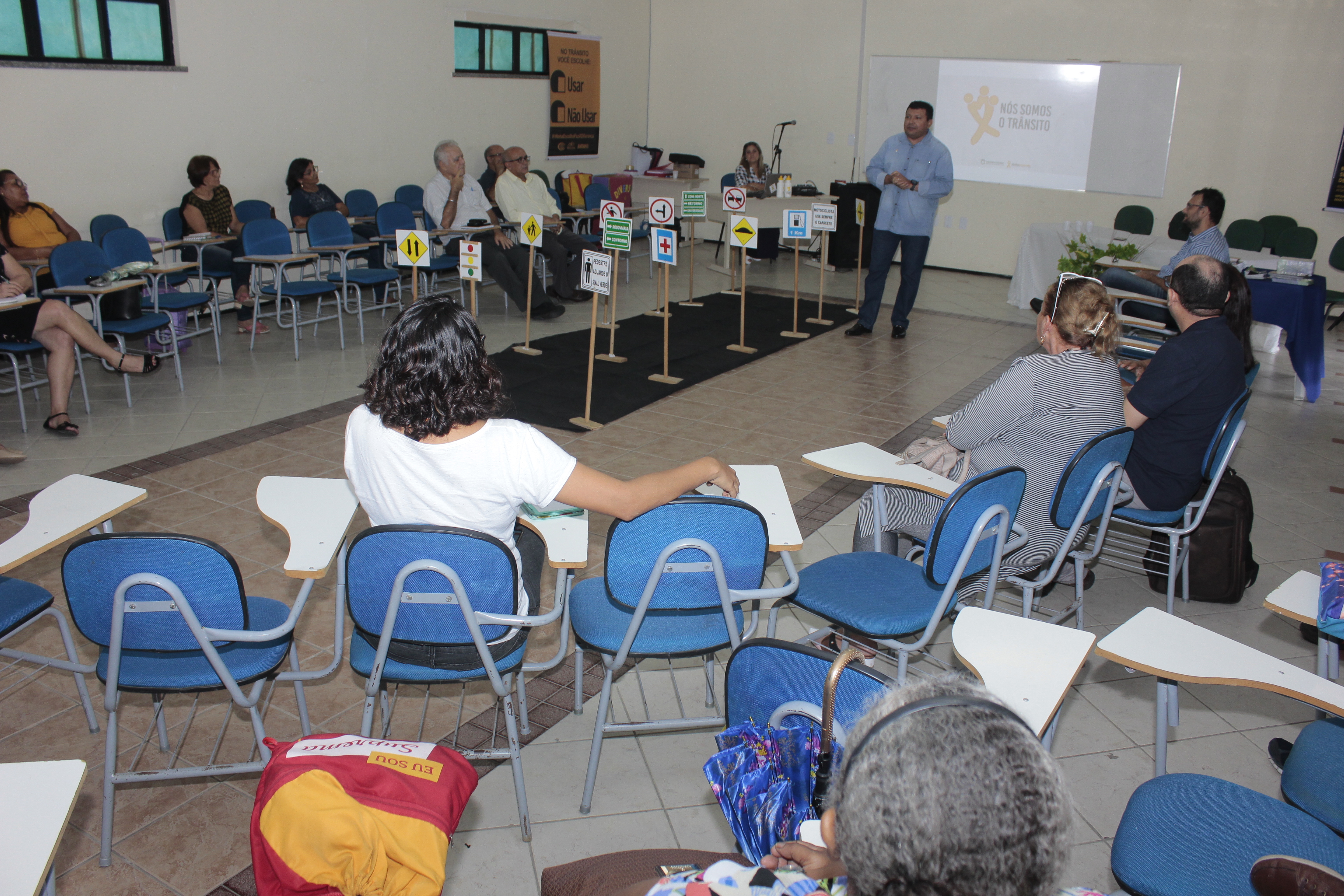 Você está visualizando atualmente Capacitação prepara professores da rede municipal para trabalhar o trânsito nas salas de aula