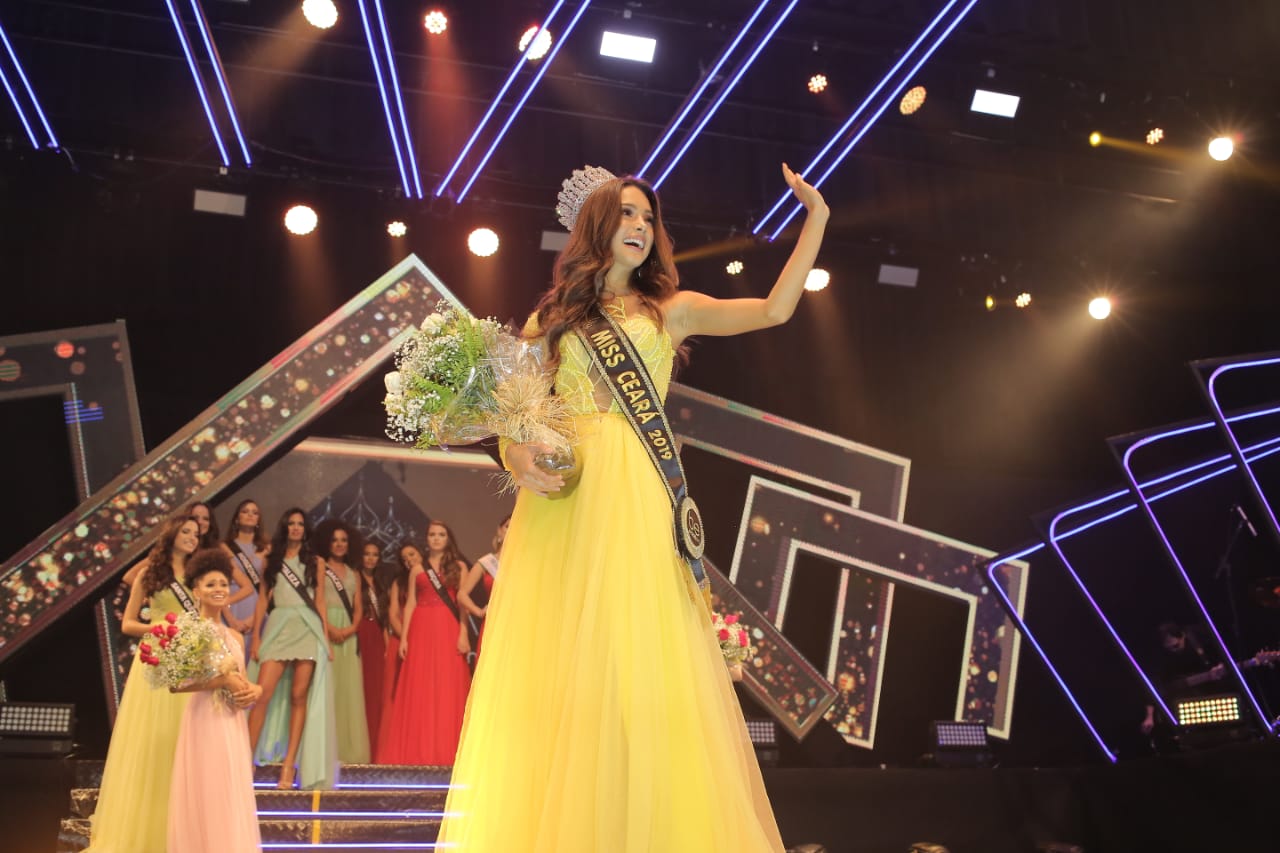 Você está visualizando atualmente Miss Maracanaú Luana Lobo é eleita Miss Ceará e vai disputar o título nacional