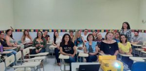 Leia mais sobre o artigo Professores de Inglês das escolas municipais participam de formação no NUTEM