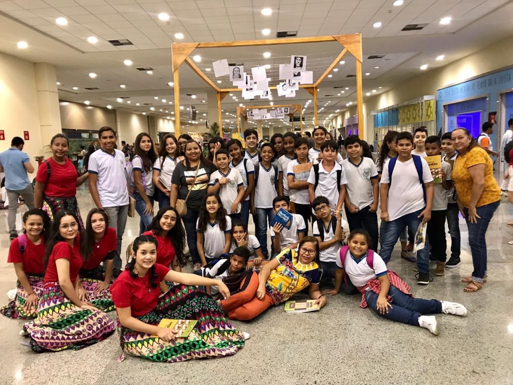 No momento, você está visualizando Estudantes da Escola Construindo o Saber participam da XIII Bienal Internacional do Livro do Ceará
