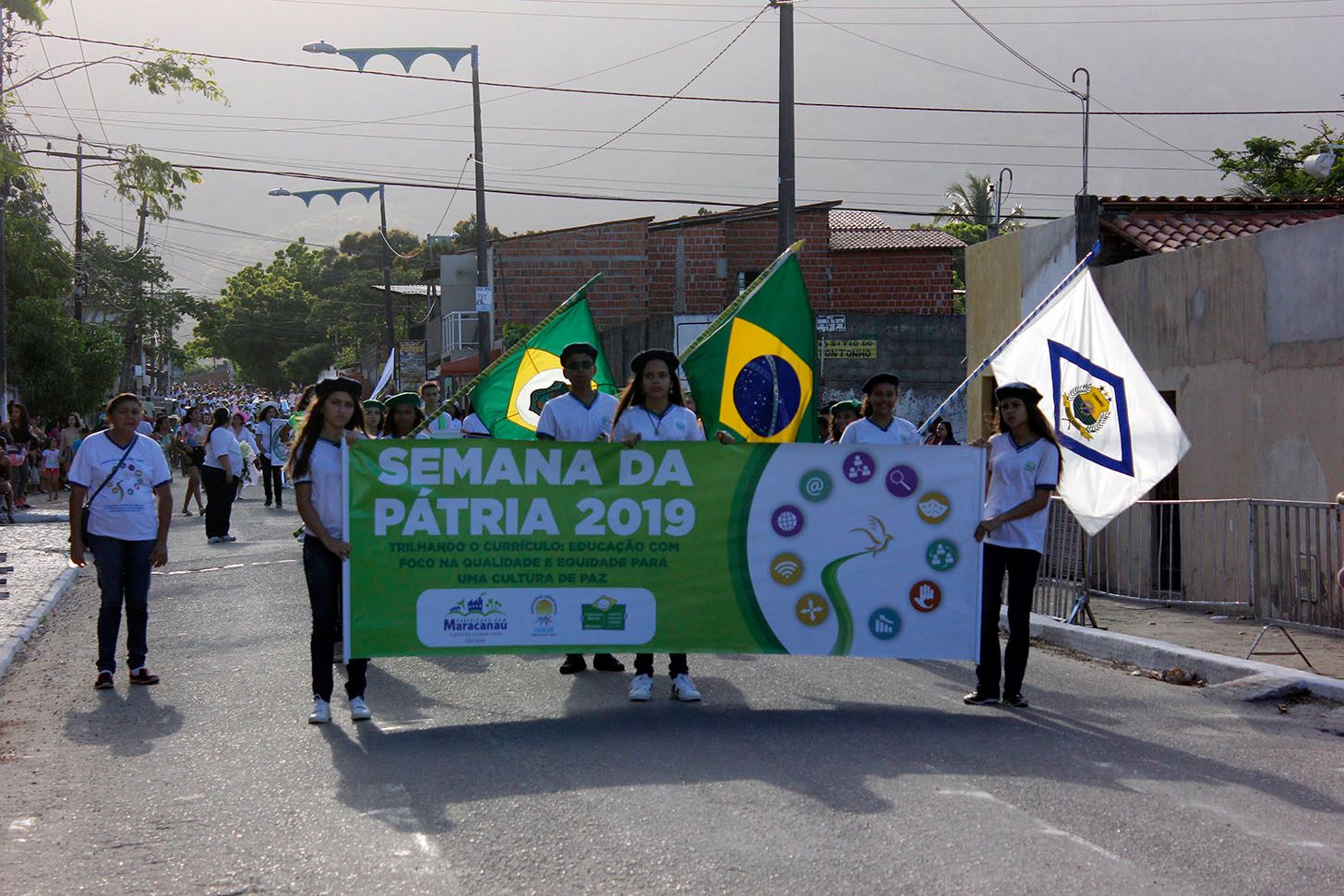 You are currently viewing Prefeitura realiza desfiles cívicos em alusão à Semana da Pátria
