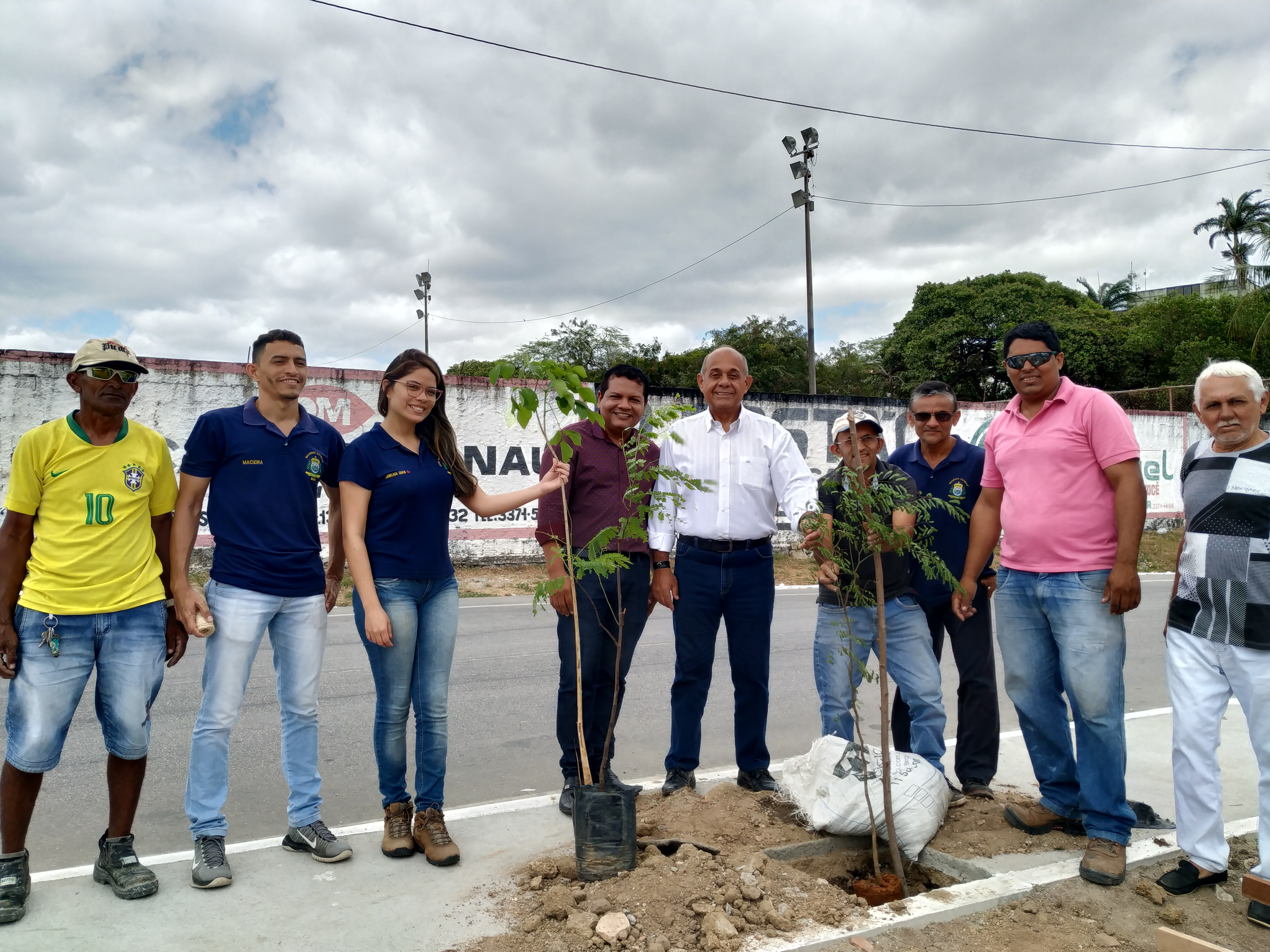 No momento, você está visualizando Semam realiza arborização urbana na Avenida IV