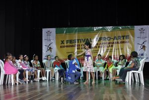 Read more about the article X Festival Afro-Arte: expressões culturais afro-brasileiras no ambiente escolar é realizado em Maracanaú