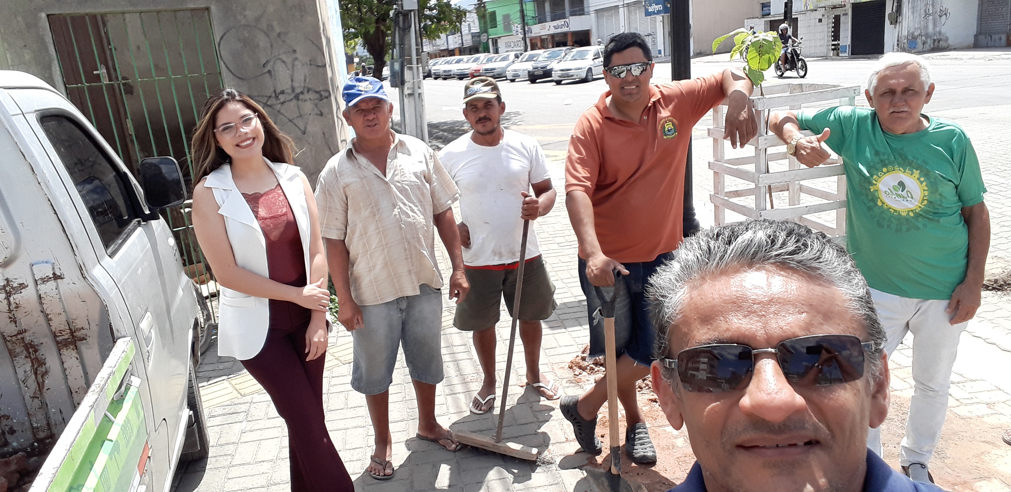 Você está visualizando atualmente Semam realiza arborização na avenida do Boulevard