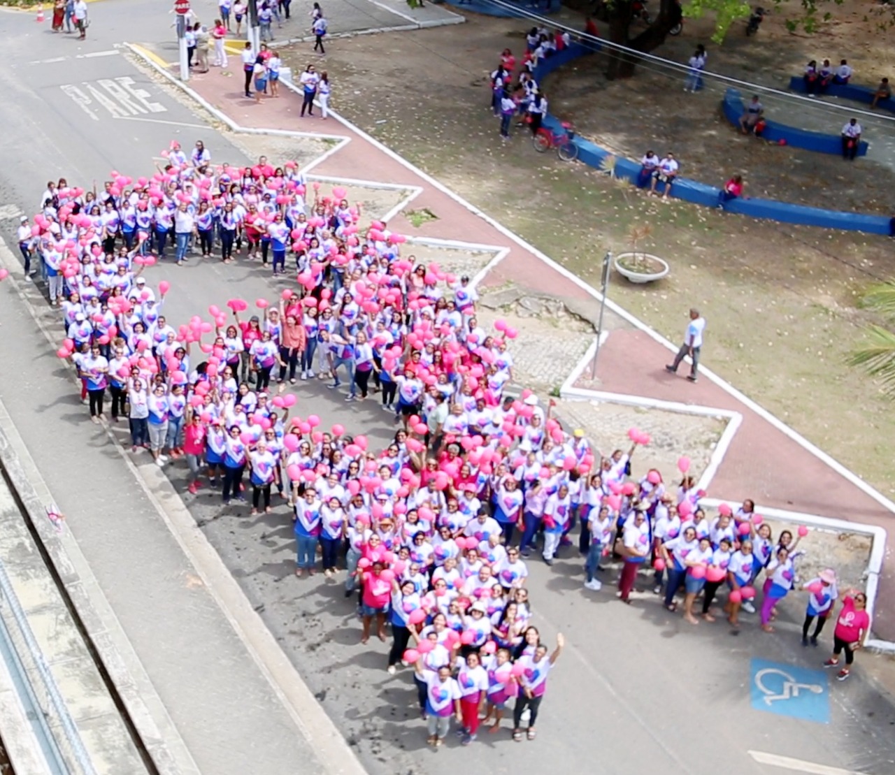Você está visualizando atualmente Maracanaú realiza a tradicional Caminhada da Campanha Outubro Rosa