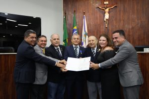 Leia mais sobre o artigo Prefeito Firmo Camurça recebe Medalha Boticário Ferreira